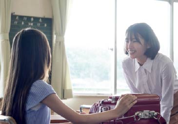 井上小百合さん（右）、飯尾夢奏さん（左）