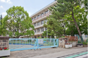 泉小学校